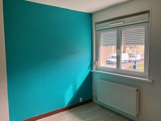 T3 009686 RDC DANS LA VILLE DE CERNAY