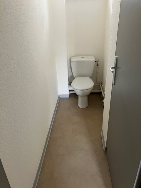 T3 009686 RDC DANS LA VILLE DE CERNAY