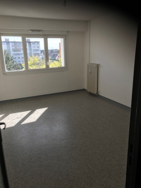 T4 AVEC ASCENSEUR ET BALCON WITTELSHEIM QUARTIER THUR